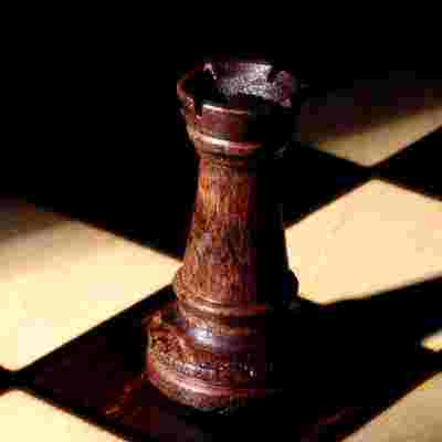 chess-rook-wood-risk.jpg